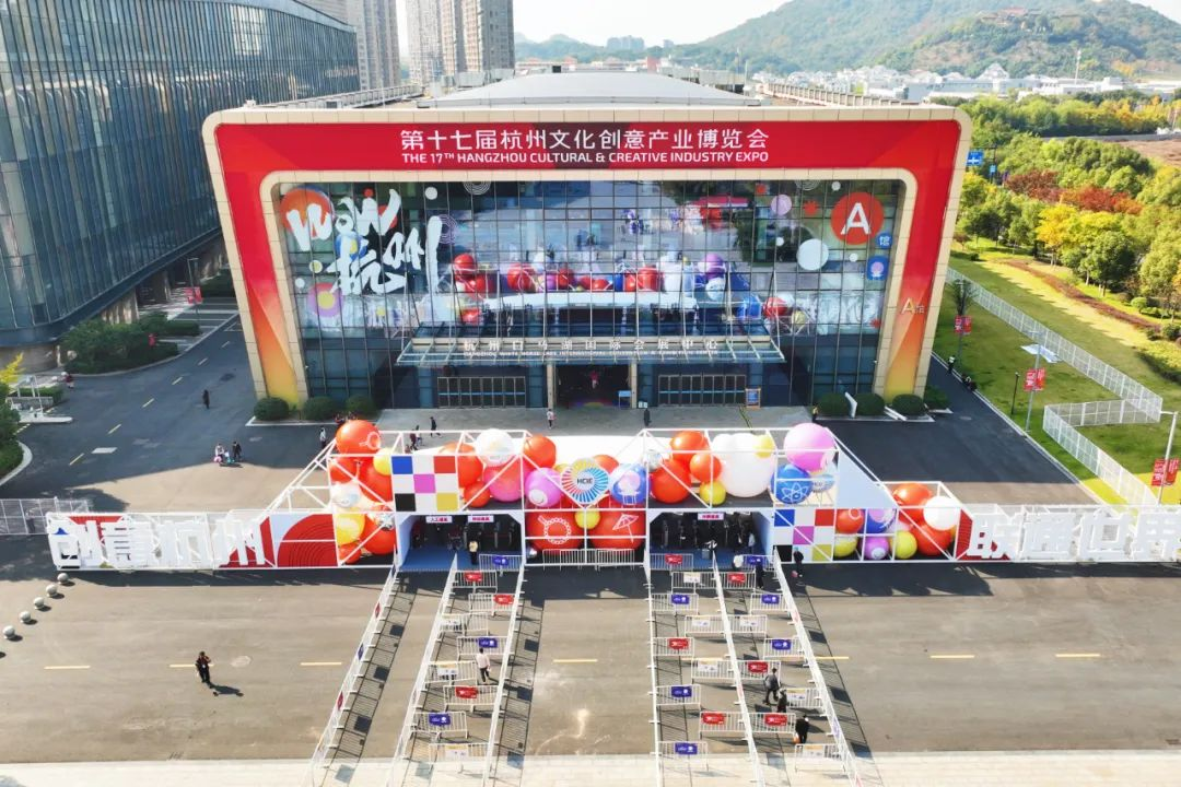 在文博会现场玩“穿越”？ag真人“潮”科技很吸睛！