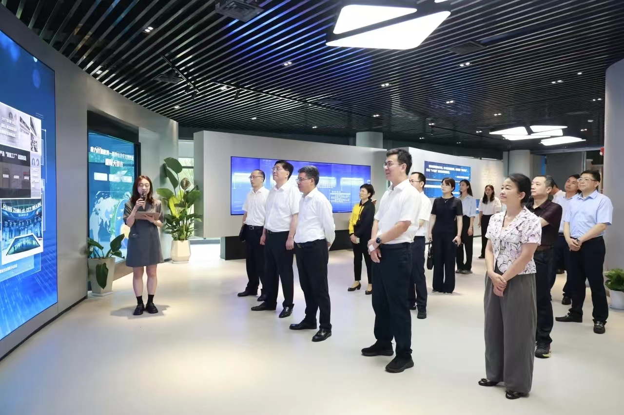 浙江省人大常委会副主任暨军民一行莅临ag真人科技调研